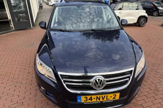 Volkswagen Tiguan (2010) thumbnail 6