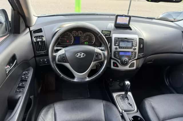 Hyundai i30 (2009) thumbnail 2