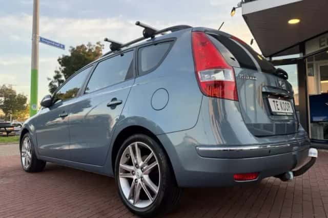 Hyundai i30 (2009) thumbnail 4
