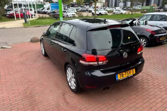 Volkswagen Golf (2012) thumbnail 3
