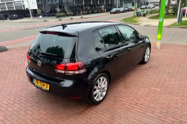 Volkswagen Golf (2012) thumbnail 4