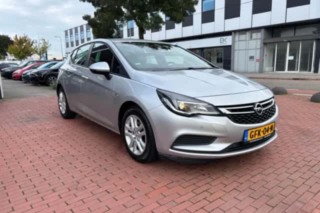 Opel Astra (2018) thumbnail 5