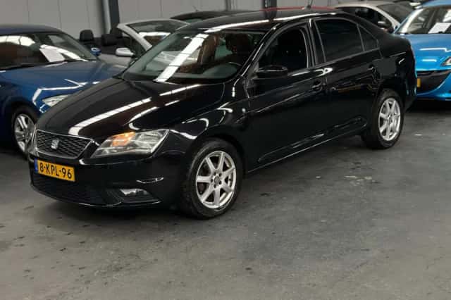 SEAT Toledo (2013) thumbnail 2