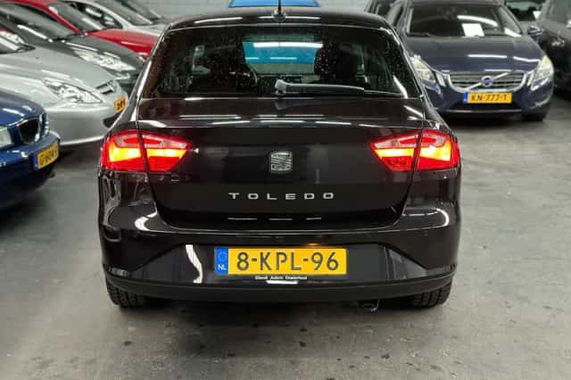 SEAT Toledo (2013) thumbnail 5