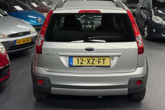Ford Fiesta (2007) thumbnail 4