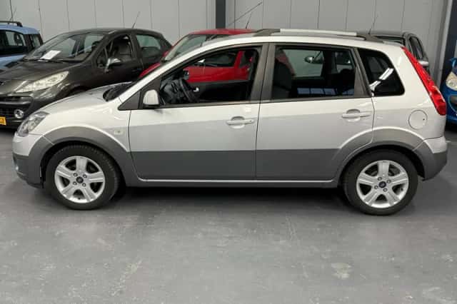 Ford Fiesta (2007) thumbnail 5
