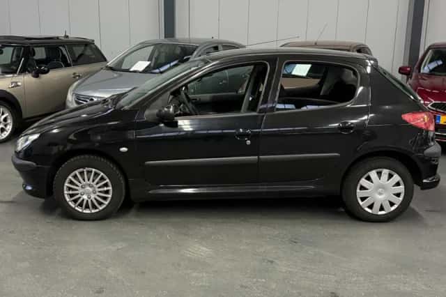 Peugeot 206 (2005) thumbnail 5