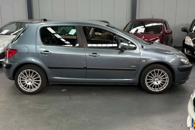 Peugeot 307 (2004) thumbnail 6