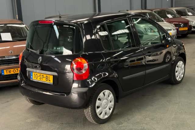 Renault Modus (2006) thumbnail 2