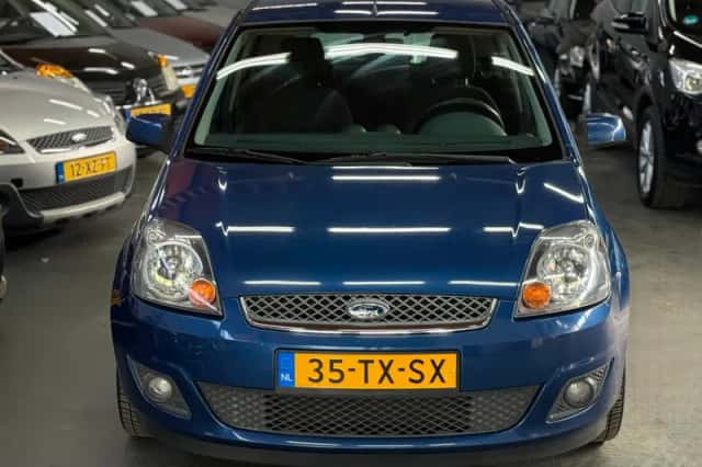 Ford Fiesta (2007) thumbnail 3