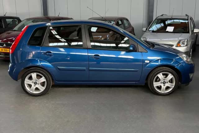 Ford Fiesta (2007) thumbnail 6