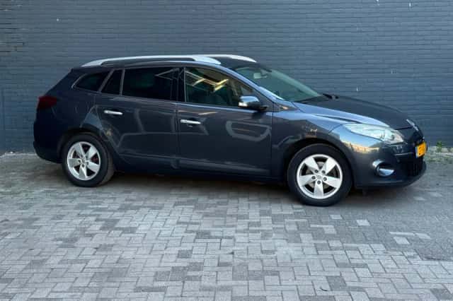 Renault Mégane (2011) thumbnail 1