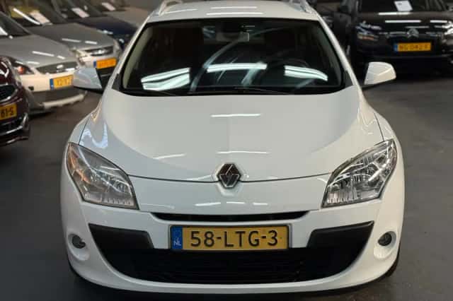 Renault Mégane (2010) thumbnail 2