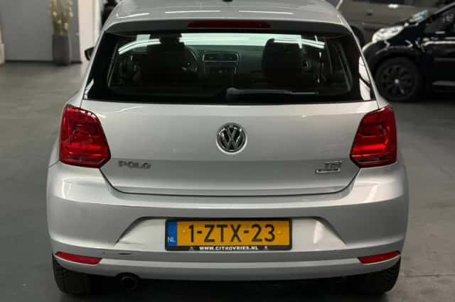 Volkswagen Polo (2014) thumbnail 3