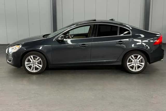 Volvo S60 (2010) thumbnail 3