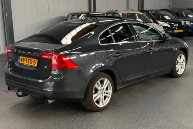 Volvo S60 (2010) thumbnail 5