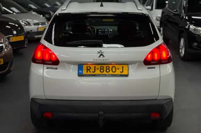 Peugeot 2008 (2017) thumbnail 4