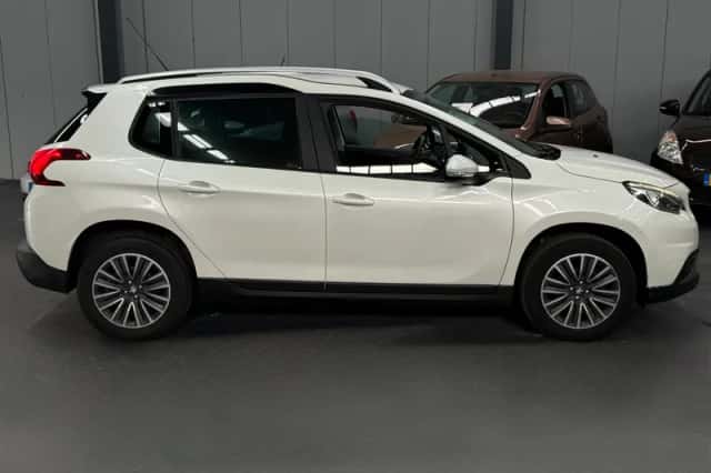 Peugeot 2008 (2017) thumbnail 6