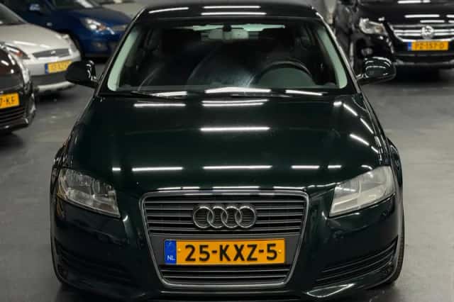 Audi A3 (2010) thumbnail 3