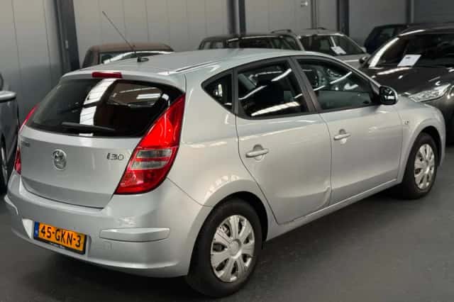Hyundai i30 (2008) thumbnail 2