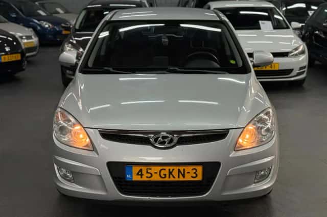 Hyundai i30 (2008) thumbnail 3