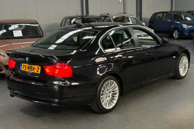 BMW 3-Serie (2011) thumbnail 2