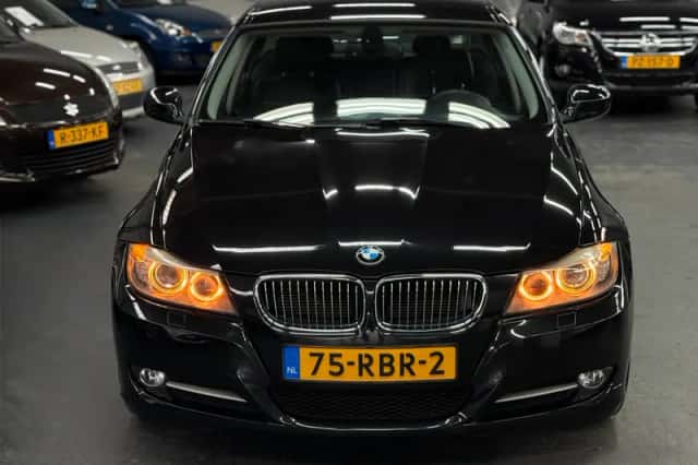BMW 3-Serie (2011) thumbnail 3