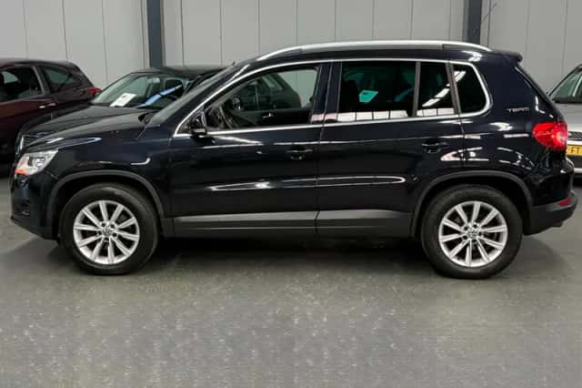 Volkswagen Tiguan (2010) thumbnail 5