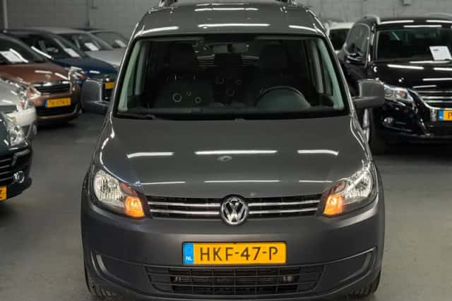 Volkswagen Caddy (2012) thumbnail 3