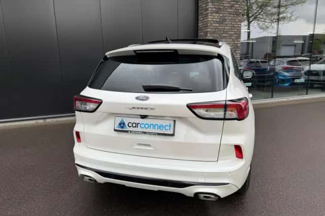 Ford Kuga (2023) thumbnail 5