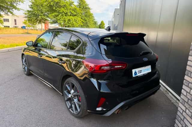 Ford Focus (2022) thumbnail 4