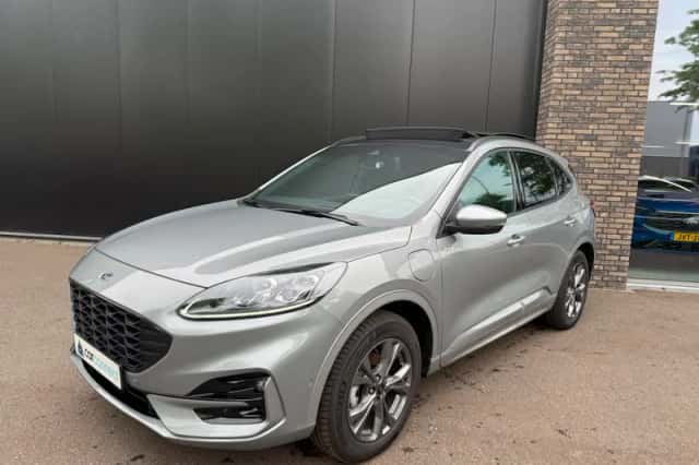 Ford Kuga (2023) thumbnail 1
