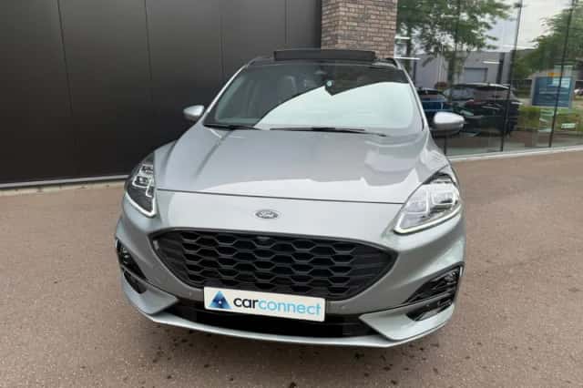 Ford Kuga (2023) thumbnail 3
