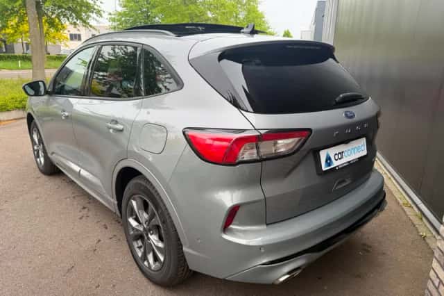 Ford Kuga (2023) thumbnail 4