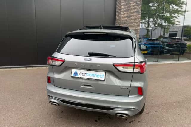 Ford Kuga (2023) thumbnail 5