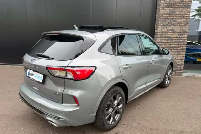 Ford Kuga (2023) thumbnail 6