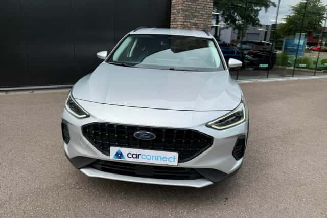 Ford Focus (2023) thumbnail 2