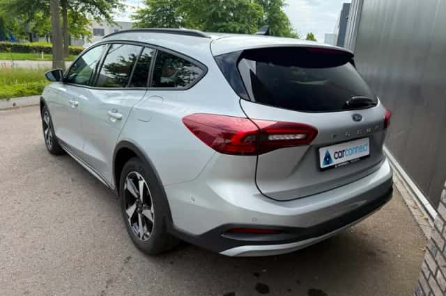 Ford Focus (2023) thumbnail 4