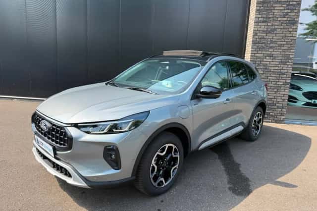 Ford Kuga (2025) thumbnail 1