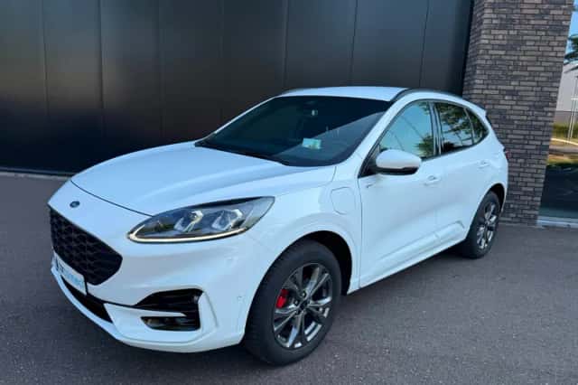 Ford Kuga (2023) thumbnail 1