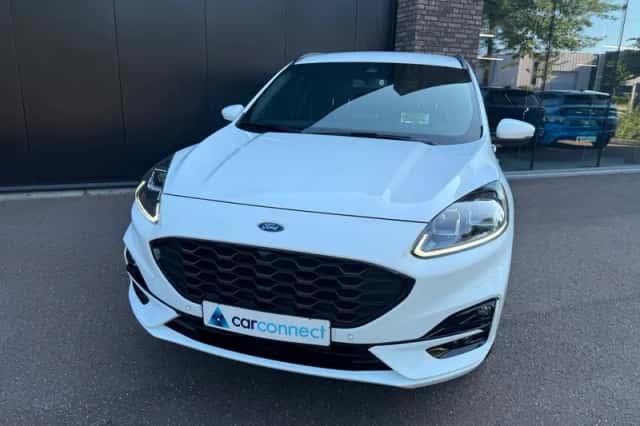 Ford Kuga (2023) thumbnail 2