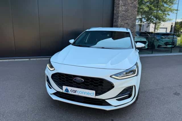 Ford Focus (2023) thumbnail 2