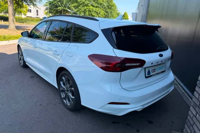 Ford Focus (2023) thumbnail 4