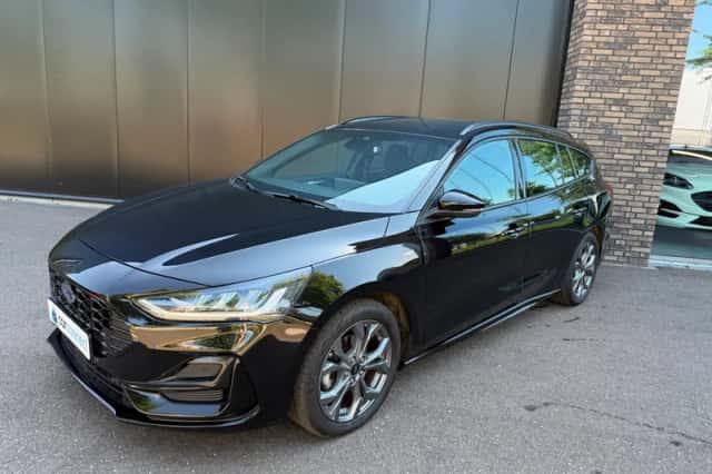 Ford Focus (2023) thumbnail 1