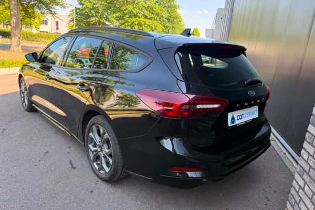 Ford Focus (2023) thumbnail 4