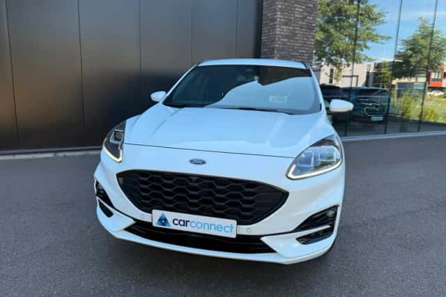 Ford Kuga (2023) thumbnail 3