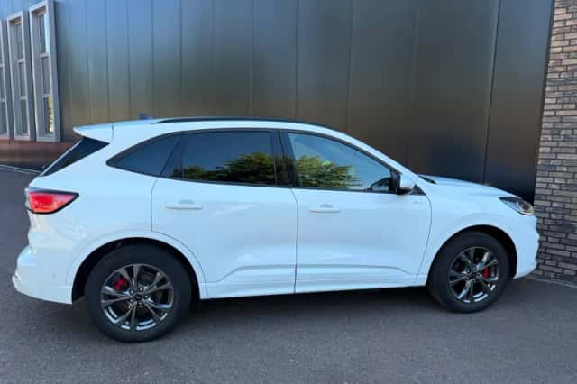 Ford Kuga (2023) thumbnail 6