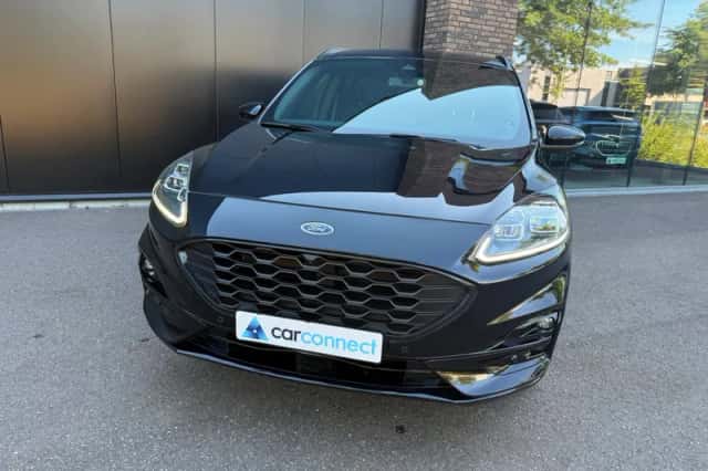 Ford Kuga (2023) thumbnail 2