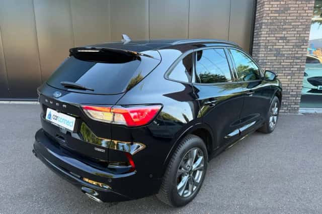 Ford Kuga (2023) thumbnail 5