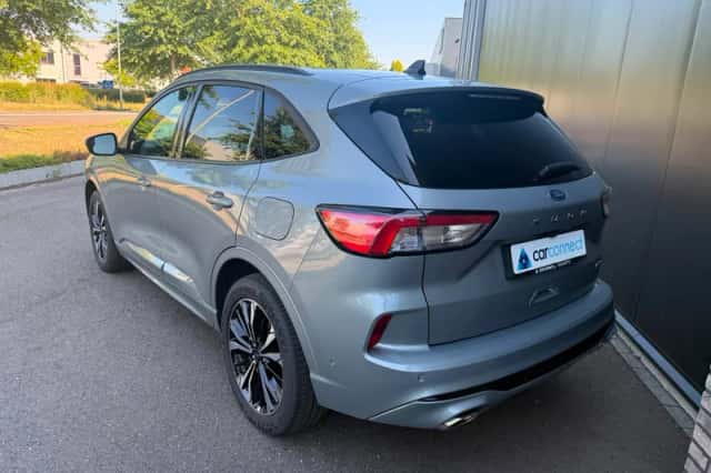 Ford Kuga (2023) thumbnail 4